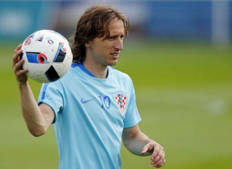 王洪亮：85一代球员爱学习沟通多；希望有机会去欧洲深度提高